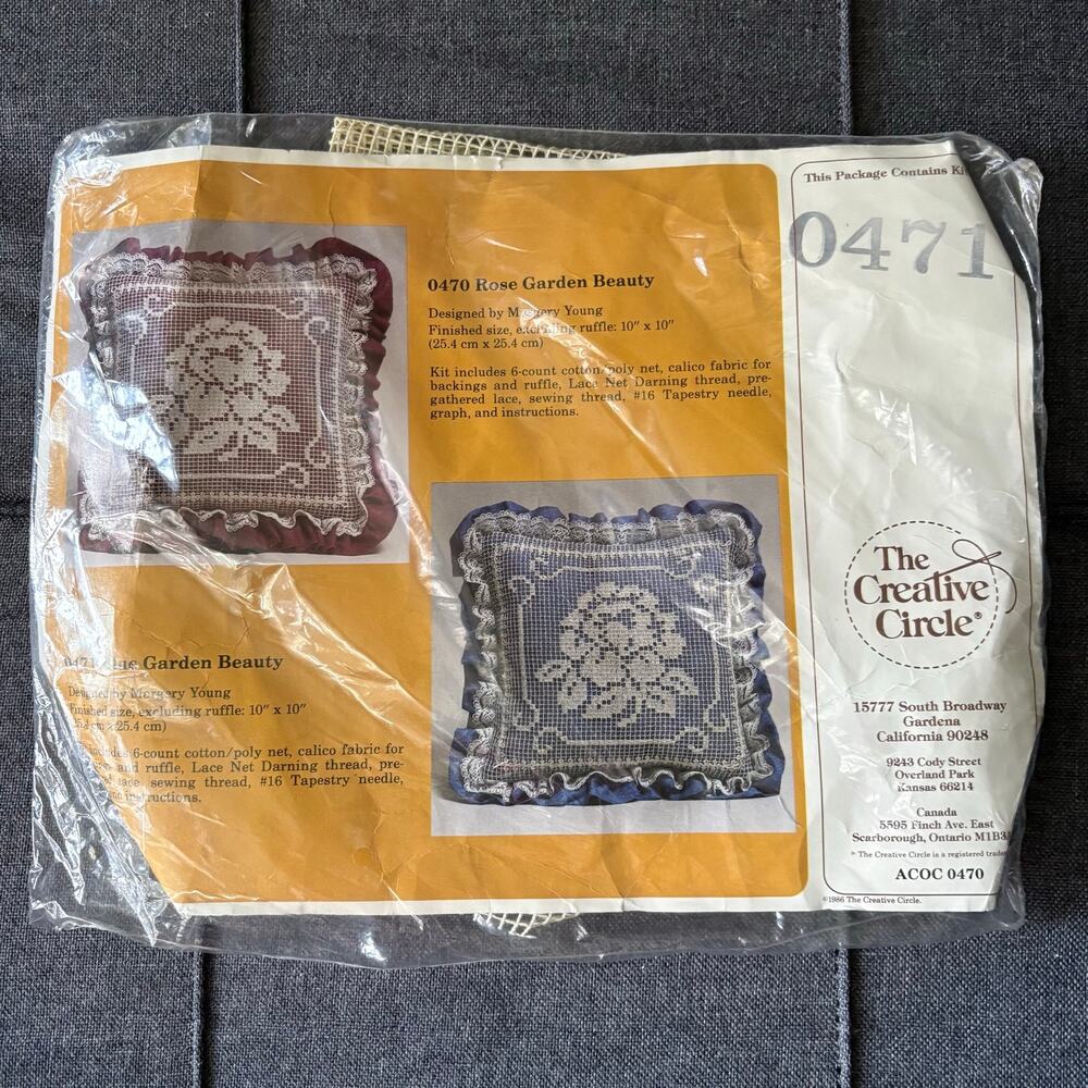 Blue Garden Beauty Vintage Lace Net Darning Pillow Kit The Creative Circle 1986